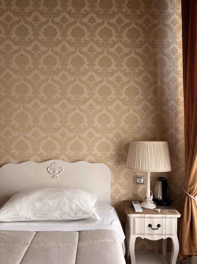 Piazzetta De' Monti Suites ローマ エクステリア 写真