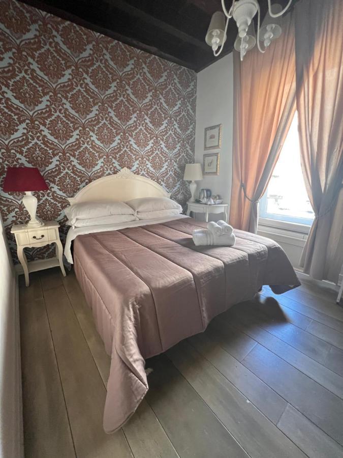Piazzetta De' Monti Suites ローマ エクステリア 写真