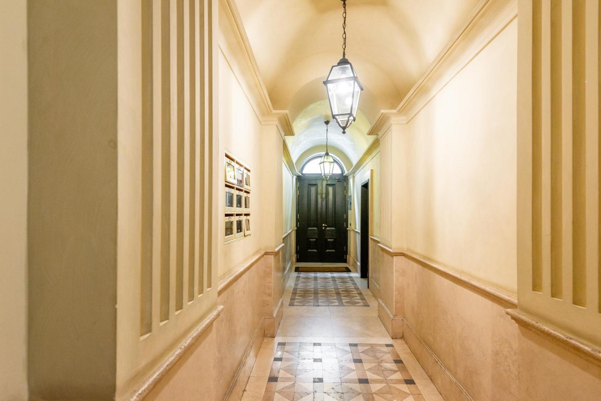 Piazzetta De' Monti Suites ローマ エクステリア 写真