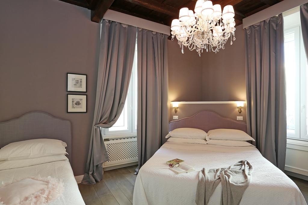 Piazzetta De' Monti Suites ローマ 部屋 写真